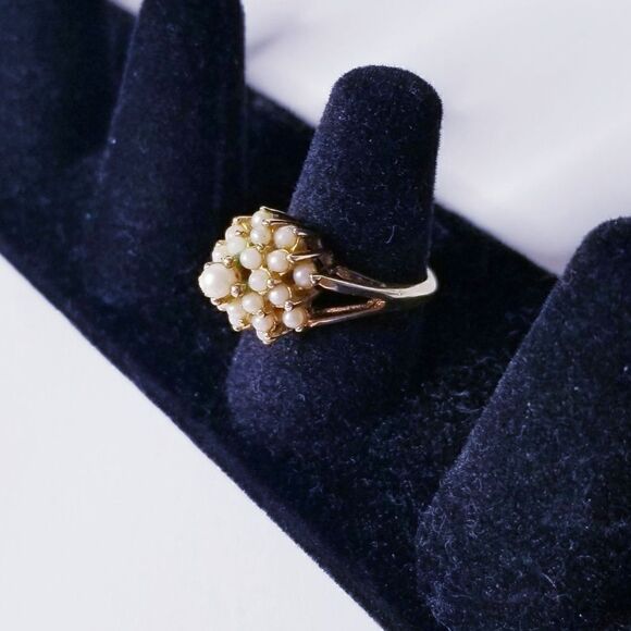 Antique Gold small clustered pearls dome ring - Picture 4 of 13